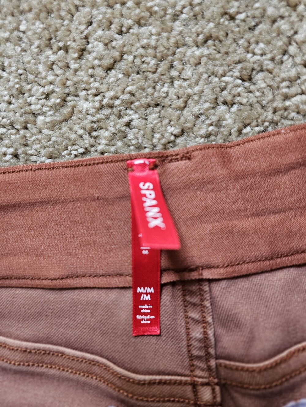 Spanx Women's Stretch Twill Shorts Size M - Picture 2 of 5